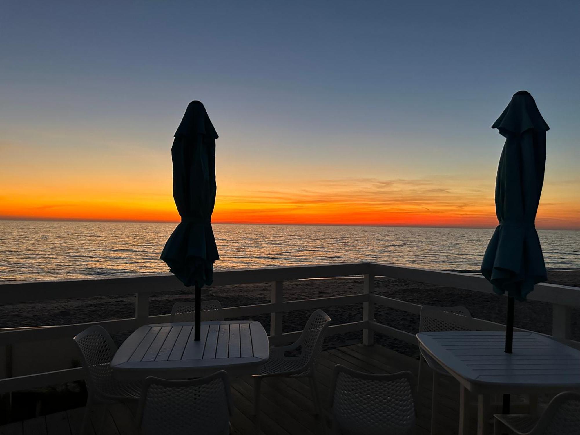 Pearl Beach Inn Энглвуд Экстерьер фото