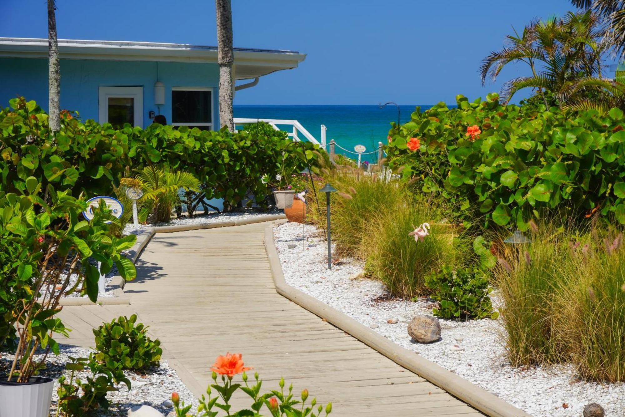 Pearl Beach Inn Энглвуд Экстерьер фото